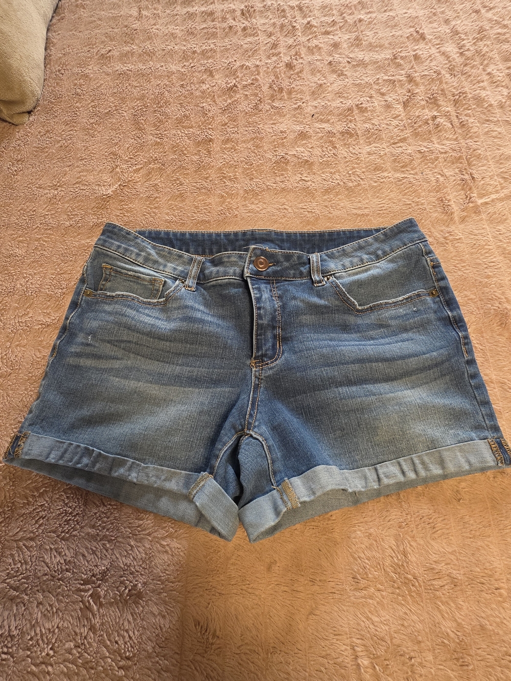 Time and Tru Light Blue Rolled Hem Denim Shorts